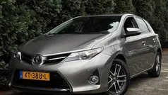 Bruin Gebruikt 2014 Toyota Auris Hatchback | € 11.250 (Eerlijke prijs)