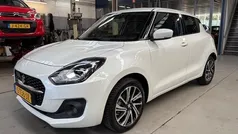Wit Gebruikt 2023 Suzuki Swift Style Hatchback | € 18.950 (Eerlijke prijs)