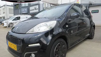 Occasion Peugeot 107 Envy 68 PK (50 kW) 2013 Zwart Hatchback