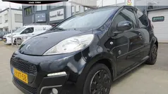 Zwart Gebruikt 2013 Peugeot 107 Envy Hatchback | € 3.500 (Eerlijke prijs)