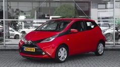 Rood Gebruikt 2017 Toyota Aygo X-wave Hatchback | € 9.950 (Eerlijke prijs)