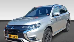 Grijs Gebruikt 2019 Mitsubishi Outlander P-HEV Edition SUV | € 24.425 (Eerlijke prijs)