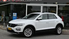 Wit Gebruikt 2018 VW T-Roc Style SUV | € 15.695 (Eerlijke prijs)