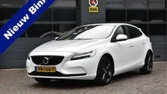 Wit Gebruikt 2017 Volvo V40 Stationwagen | € 15.950 (Eerlijke prijs)