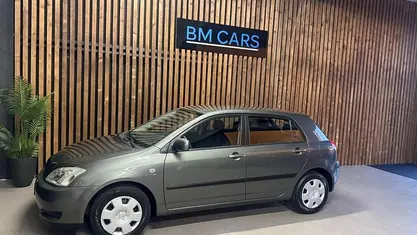 Grijs Gebruikt 2004 Toyota Corolla Terra Hatchback | € 3.795 (Eerlijke prijs)