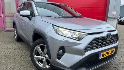 Grijs Occasion 2020 Toyota RAV4 Style SUV | € 29.900 (Eerlijke prijs)