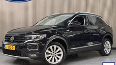 Zwart Gebruikt 2019 VW T-Roc Style SUV | € 20.900 (Eerlijke prijs)