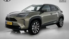Groen, metallic lak Gebruikt 2025 Toyota Yaris Cross Edition SUV | € 31.445 (Eerlijke prijs)