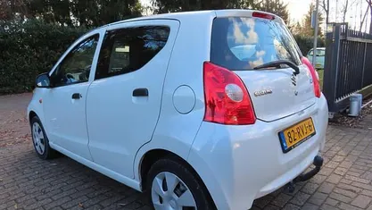 Wit (metallic) Gebruikt 2011 Suzuki Alto Comfort Hatchback | € 3.450 (Eerlijke prijs)