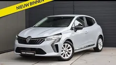Gebruikt 2024 Renault Clio V Evolution Hatchback | € 18.449 (Eerlijke prijs)
