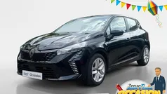 Zwart Gebruikt 2024 Renault Clio V Evolution Hatchback | € 18.435 (Eerlijke prijs)