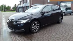 Zwart Gebruikt 2022 VW Golf VIII Active Hatchback | € 31.900 (Eerlijke prijs)