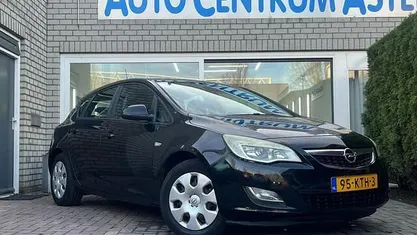 Gebruikt 2010 Opel Astra Edition Hatchback | € 1.999 (Eerlijke prijs)