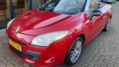 Rood (metallic) Gebruikt 2010 Renault Mégane Cabriolet Dynamique Cabriolet | € 4.945 (Goede deal)