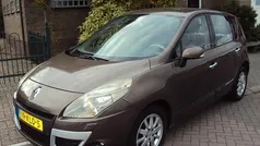 Bruin Gebruikt 2010 Renault Scénic III Privilege MPV | € 5.250 (Eerlijke prijs)