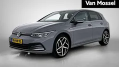 Grijs Gebruikt 2021 VW Golf VIII Style Hatchback | € 20.900 (Eerlijke prijs)