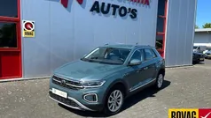 Groen Gebruikt 2022 VW T-Roc Business SUV | € 27.950 (Goede deal)