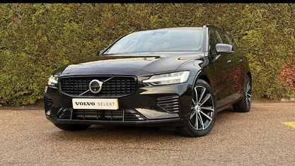 Zwart Occasion 2025 Volvo V60 Plus Stationwagen | € 42.940 (Eerlijke prijs)