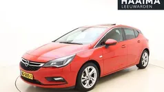 Rood Gebruikt 2017 Opel Astra Innovation Hatchback | € 13.950 (Goede deal)