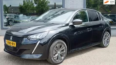 Zwart Gebruikt 2021 Peugeot e-208 Allure Hatchback | € 16.795 (Goede deal)