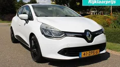 Wit Gebruikt 2013 Renault Clio R.S. Expression Hatchback | € 4.350 (Eerlijke prijs)