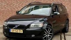 Zwart, metallic lak Gebruikt 2006 Volvo V50 Stationwagen | € 2.950 (Eerlijke prijs)
