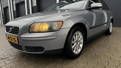 Occasion Volvo S40 101 PK (74 kW) 2006 Grijs Sedan