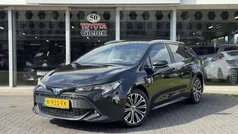 Zwart, metallic lak Gebruikt 2020 Toyota Corolla Business Edition Stationwagen | € 19.900 (Eerlijke prijs)