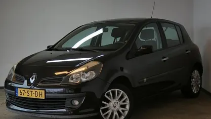 Gebruikt 2006 Renault Clio II Dynamique Hatchback | € 2.950 (Eerlijke prijs)