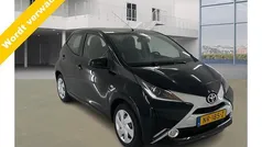 Gebruikt 2017 Toyota Aygo X-play Hatchback | € 9.499 (Eerlijke prijs)
