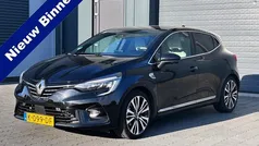 Zwart Gebruikt 2020 Renault Clio V Initiale Paris Hatchback | € 18.450 (Eerlijke prijs)