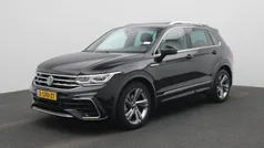 Zwart Gebruikt 2024 VW Tiguan Business SUV | € 49.900 (Eerlijke prijs)