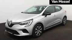 Gebruikt 2022 Renault Clio V Equilibre Hatchback | € 15.235 (Goede deal)