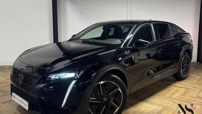 Zwart (metallic) Occasion 2023 Peugeot 408 GTi Hatchback | € 24.440 (Eerlijke prijs)