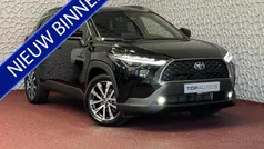Zwart Gebruikt 2024 Toyota Corolla Cross Style SUV | € 36.440 (Eerlijke prijs)