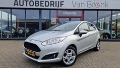 Grijs, metallic lak Gebruikt 2017 Ford Fiesta Style Hatchback | € 8.450 (Eerlijke prijs)