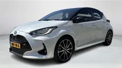 Wit Gebruikt 2024 Toyota Yaris Hybrid Sport Hatchback | € 28.945 (Eerlijke prijs)