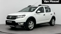 Wit Gebruikt 2015 Dacia Sandero Stepway Ambiance Hatchback | € 10.235 (Eerlijke prijs)