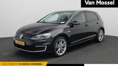 Zwart Gebruikt 2020 VW e-Golf SE Hatchback | € 13.945 (Eerlijke prijs)