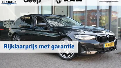 Zwart Gebruikt 2021 BMW 520 Comfort Edition Stationwagen | € 35.645 (Eerlijke prijs)