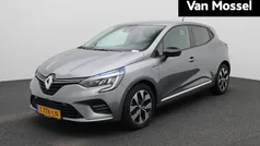 Gebruikt 2023 Renault Clio V Evolution Hatchback | € 17.435 (Eerlijke prijs)