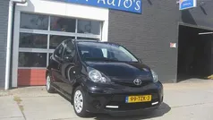 Zwart Gebruikt 2012 Toyota Aygo Hatchback | € 5.450 (Goede deal)