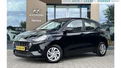 Zwart Gebruikt 2022 Hyundai i10 Comfort Hatchback | € 12.900 (Eerlijke prijs)