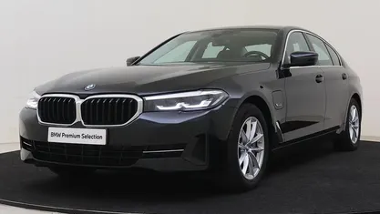 Zwart Gebruikt 2023 BMW 530e Executive Sedan | € 41.400 (Super prijs)