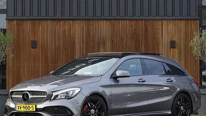 Grijs, metallic lak Occasion 2019 Mercedes CLA180 Shooting Brake AMG Stationwagen | € 21.995 (Goede deal)