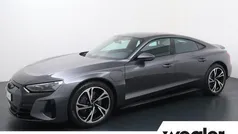 Grijs, metallic lak Gebruikt 2023 Audi e-tron GT quattro S-Line Sedan | € 66.940 (Super prijs)