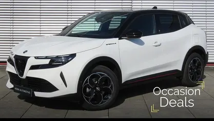 Wit Gebruikt 2024 Alfa Romeo Junior Edizione Speciale SUV | € 32.445 (Eerlijke prijs)