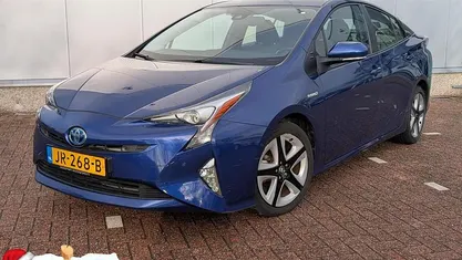 Blauw Gebruikt 2016 Toyota Prius Executive Hatchback | € 19.799 (Eerlijke prijs)
