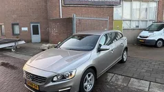 Grijs (metallic) Gebruikt 2014 Volvo V60 Momentum Stationwagen | € 6.950 (Super prijs)
