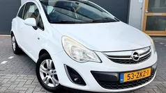 Wit Gebruikt 2012 Opel Corsa Edition Hatchback | € 2.749 (Eerlijke prijs)
